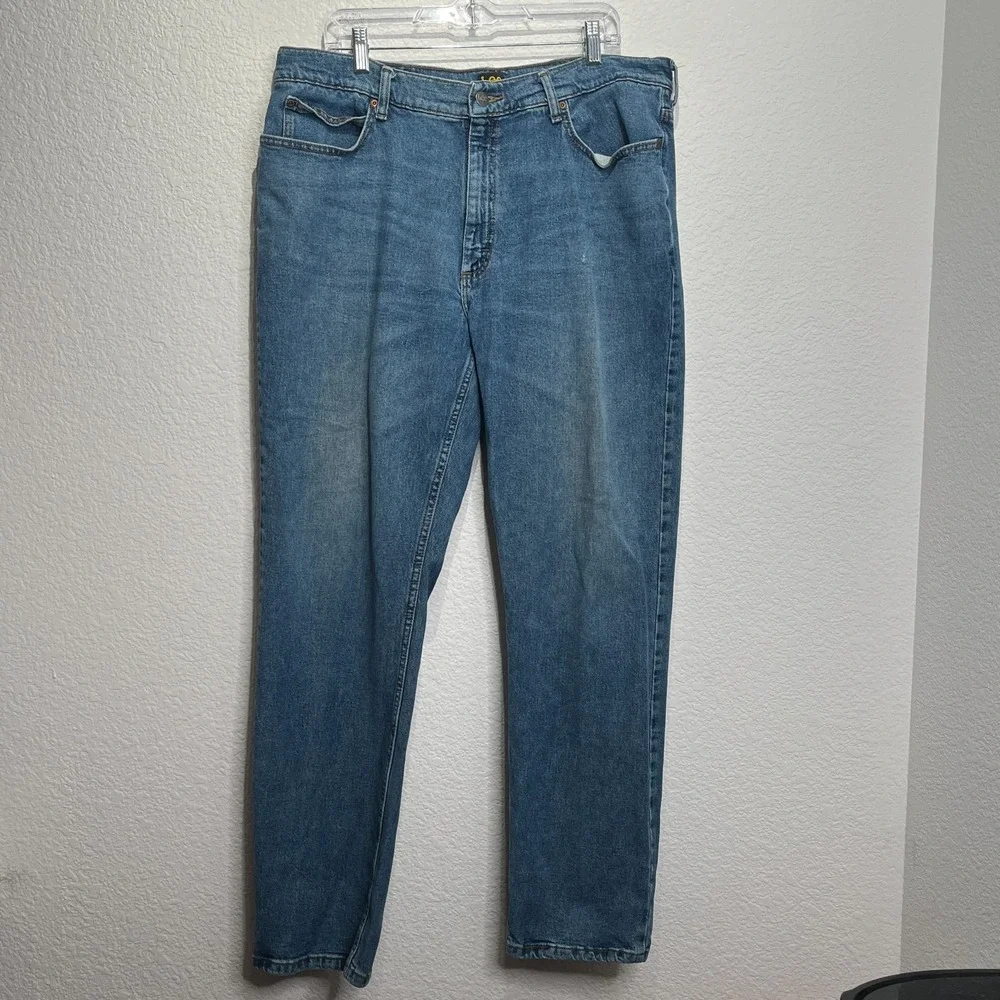Lee Legendary Jeans Mens 38x32 Blue Denim Medium Wash Straight‎ Leg Relaxed Fit